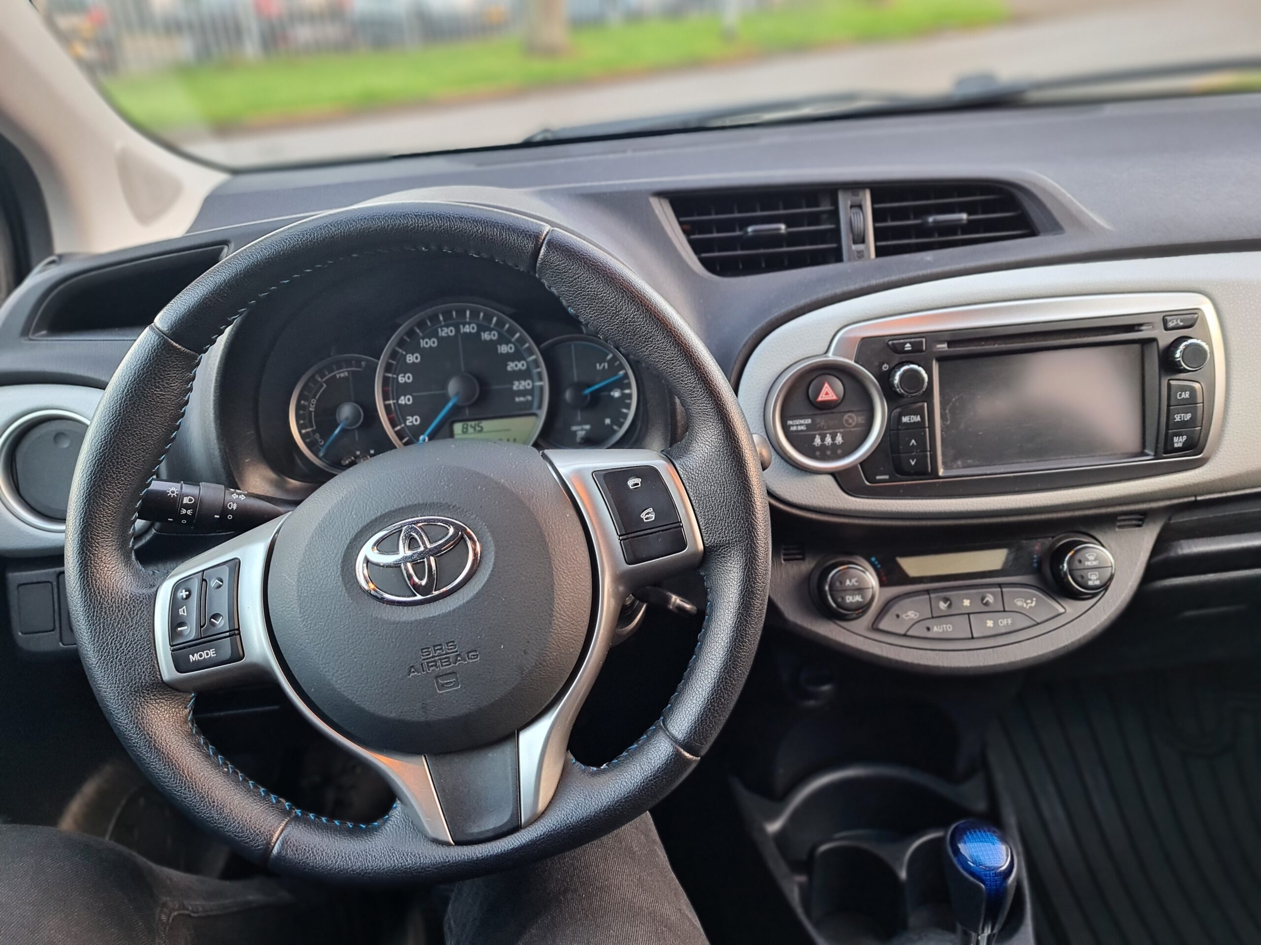 Toyota Yaris 1.5 Full Hybrid Aspiration 2014 VERKOCHT