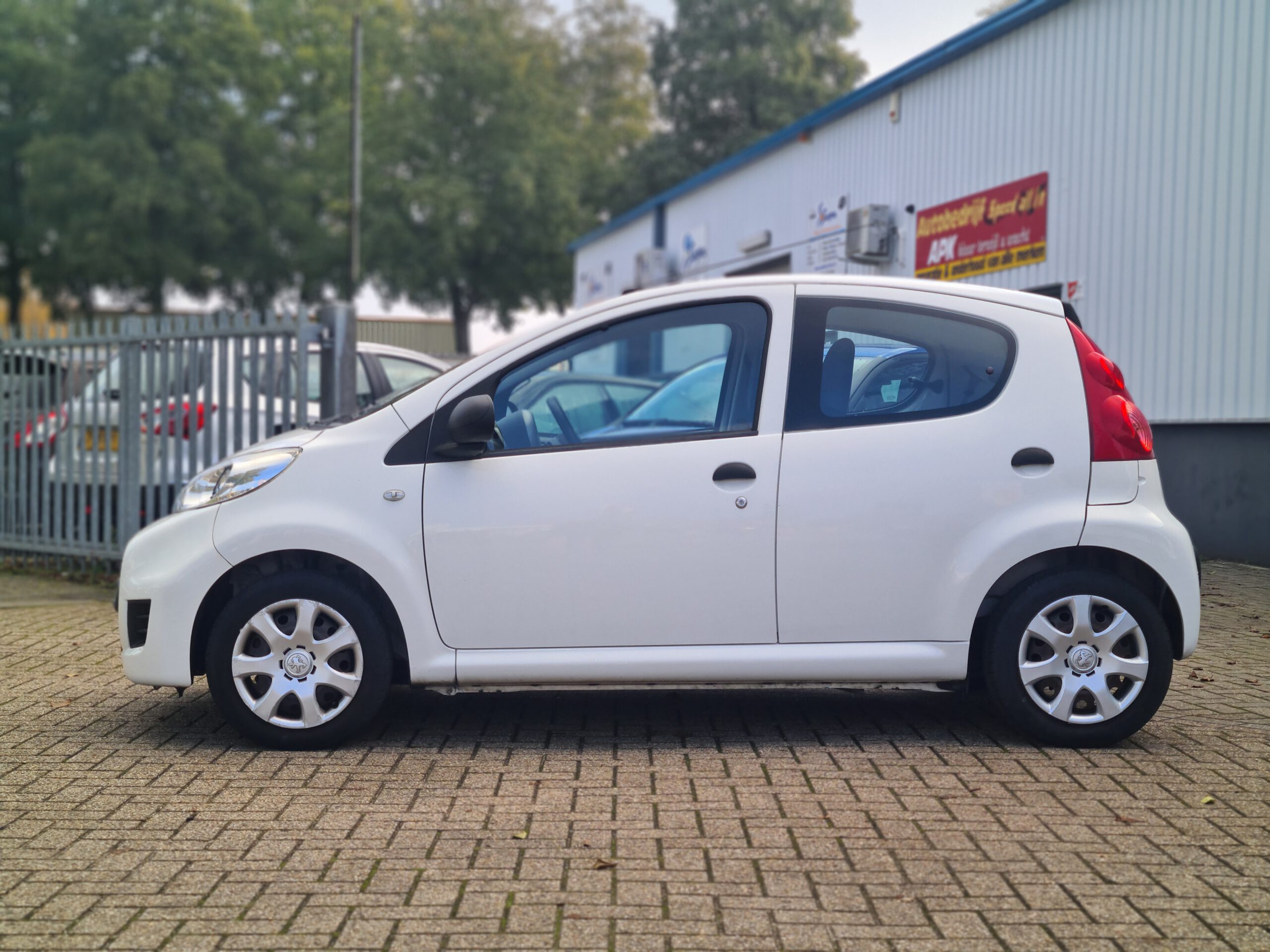 Peugeot 107 1.0-12V XR 2012 VERKOCHT