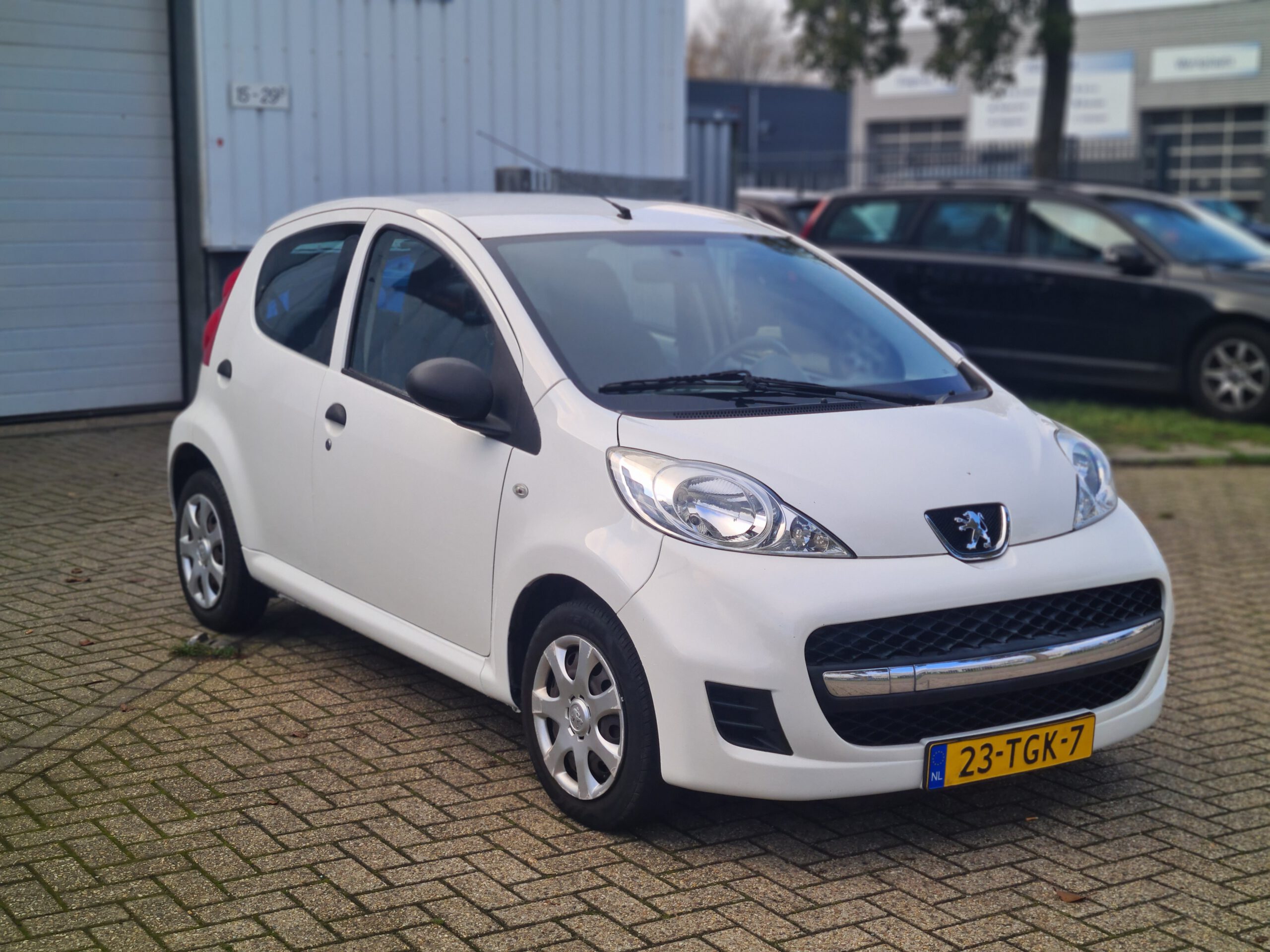 Peugeot 107 1.0-12V XR 2012 VERKOCHT