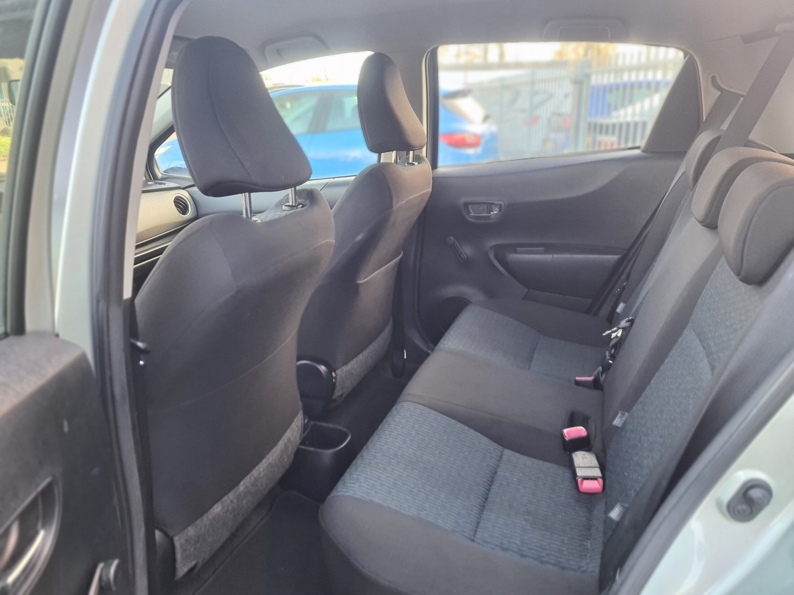 Toyota Yaris 1.3 VVT-i Aspiration 2012 VERKOCHT