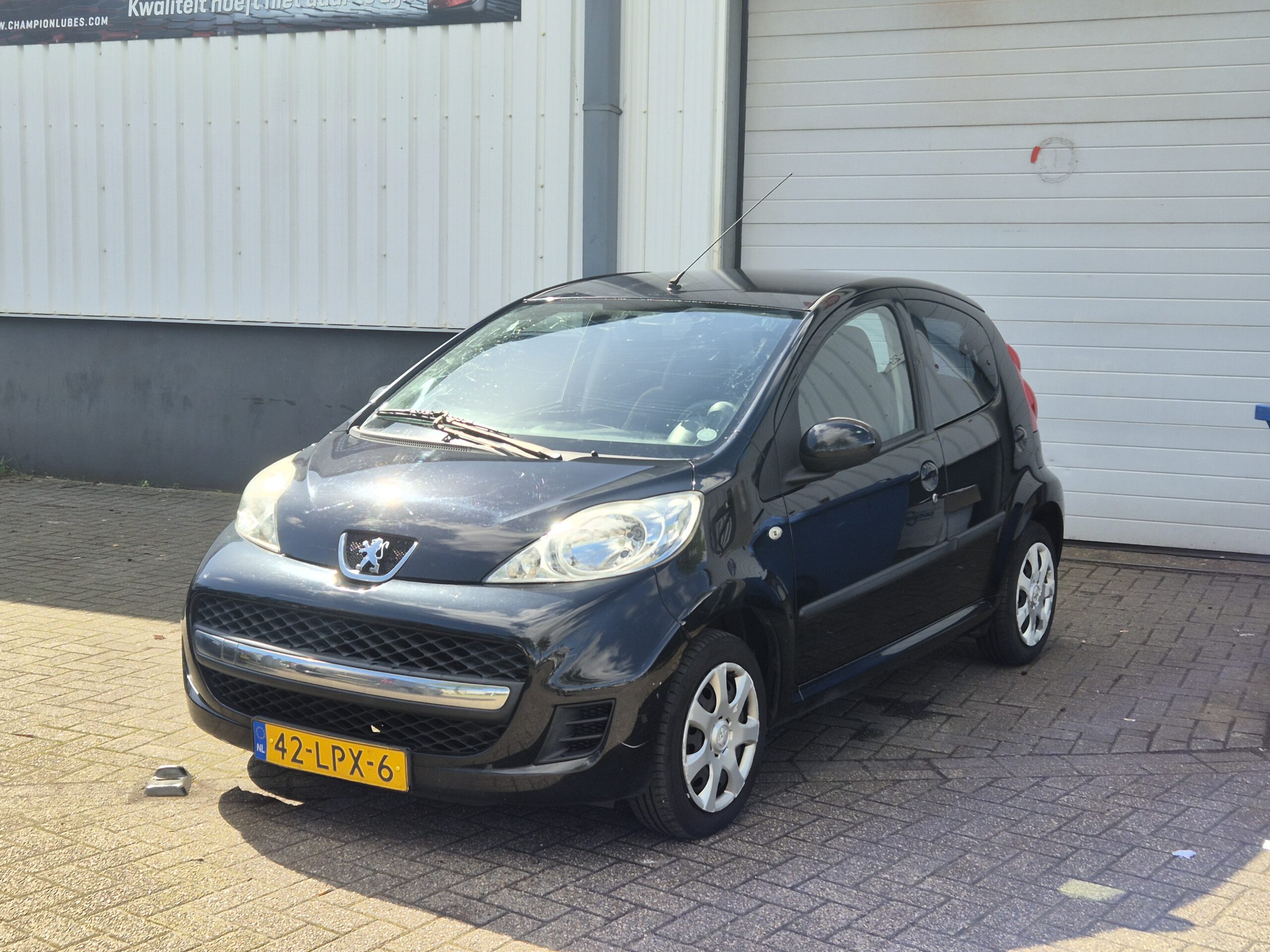 Peugeot 107 1.0-12V XS 2010 VERKOCHT