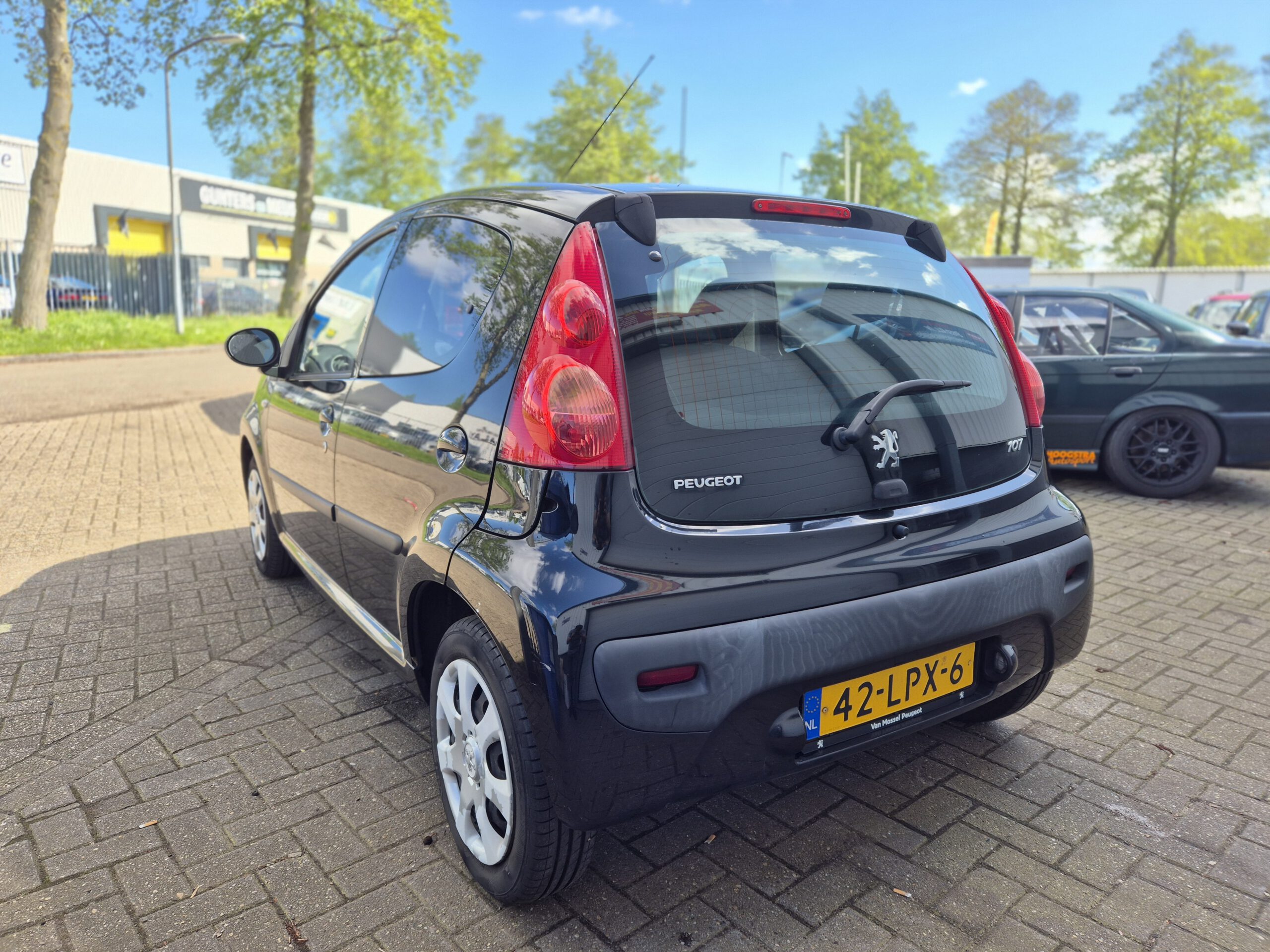 Peugeot 107 1.0-12V XS 2010 VERKOCHT