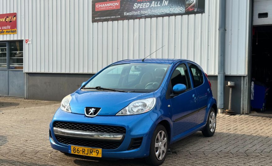 Peugeot 107 1.0-12V XS 2011