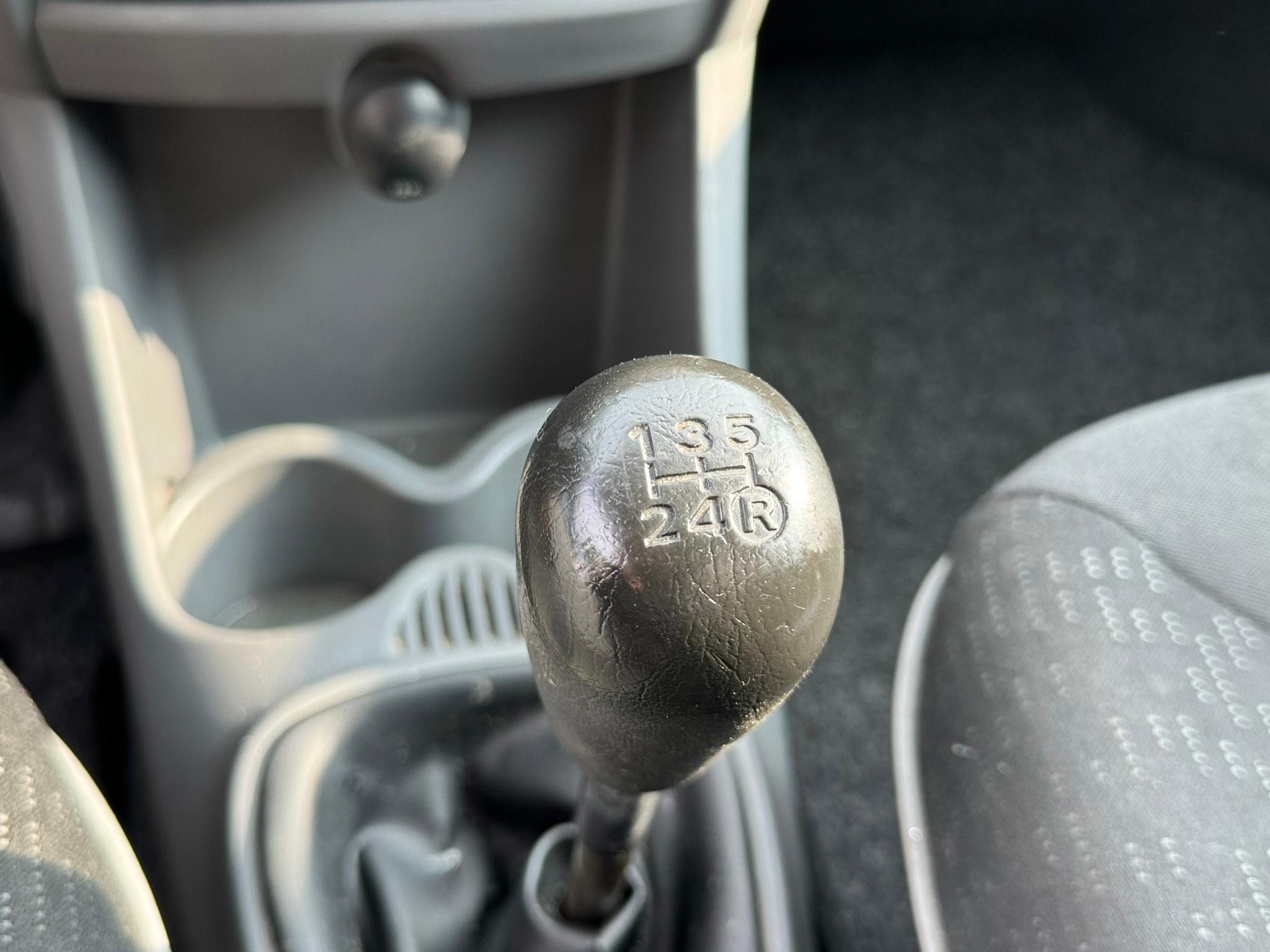 Peugeot 107 1.0-12V XS 2011