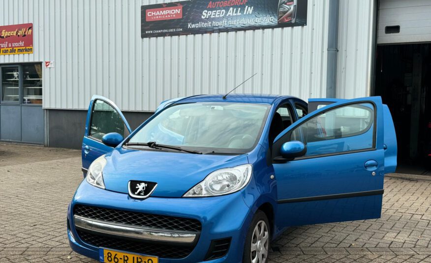 Peugeot 107 1.0-12V XS 2011