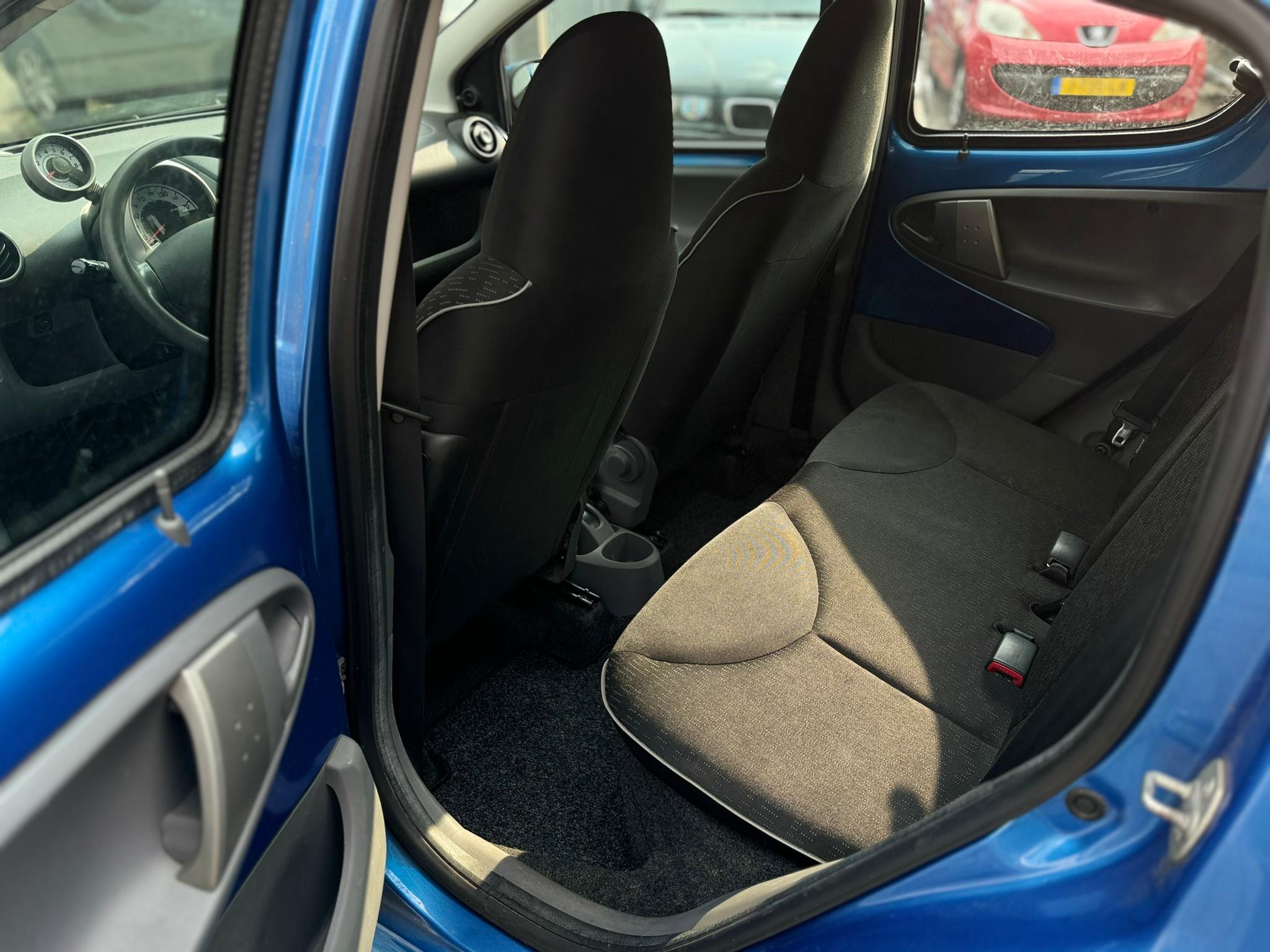 Peugeot 107 1.0-12V XS 2011