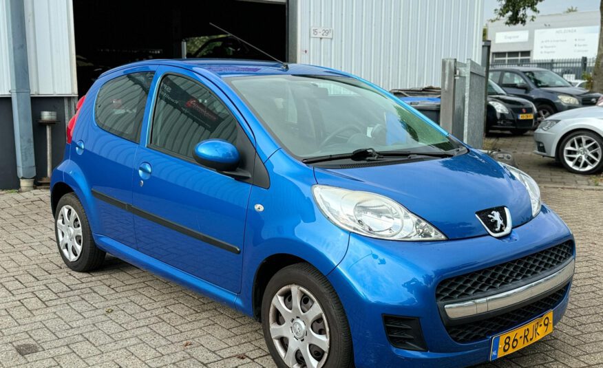 Peugeot 107 1.0-12V XS 2011