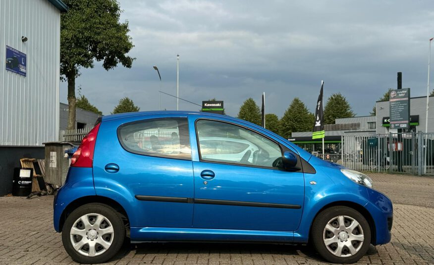 Peugeot 107 1.0-12V XS 2011