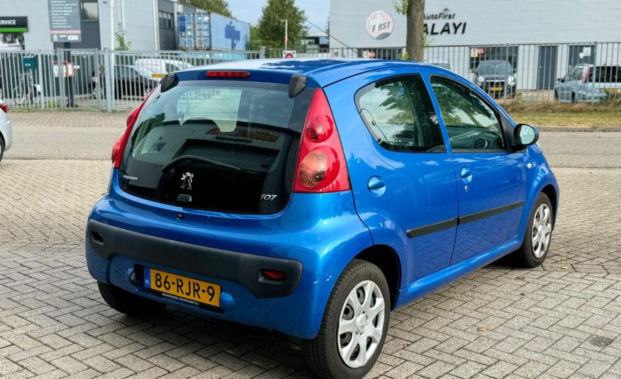 Peugeot 107 1.0-12V XS 2011