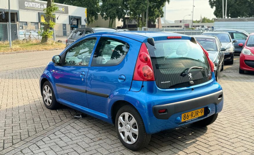 Peugeot 107 1.0-12V XS 2011