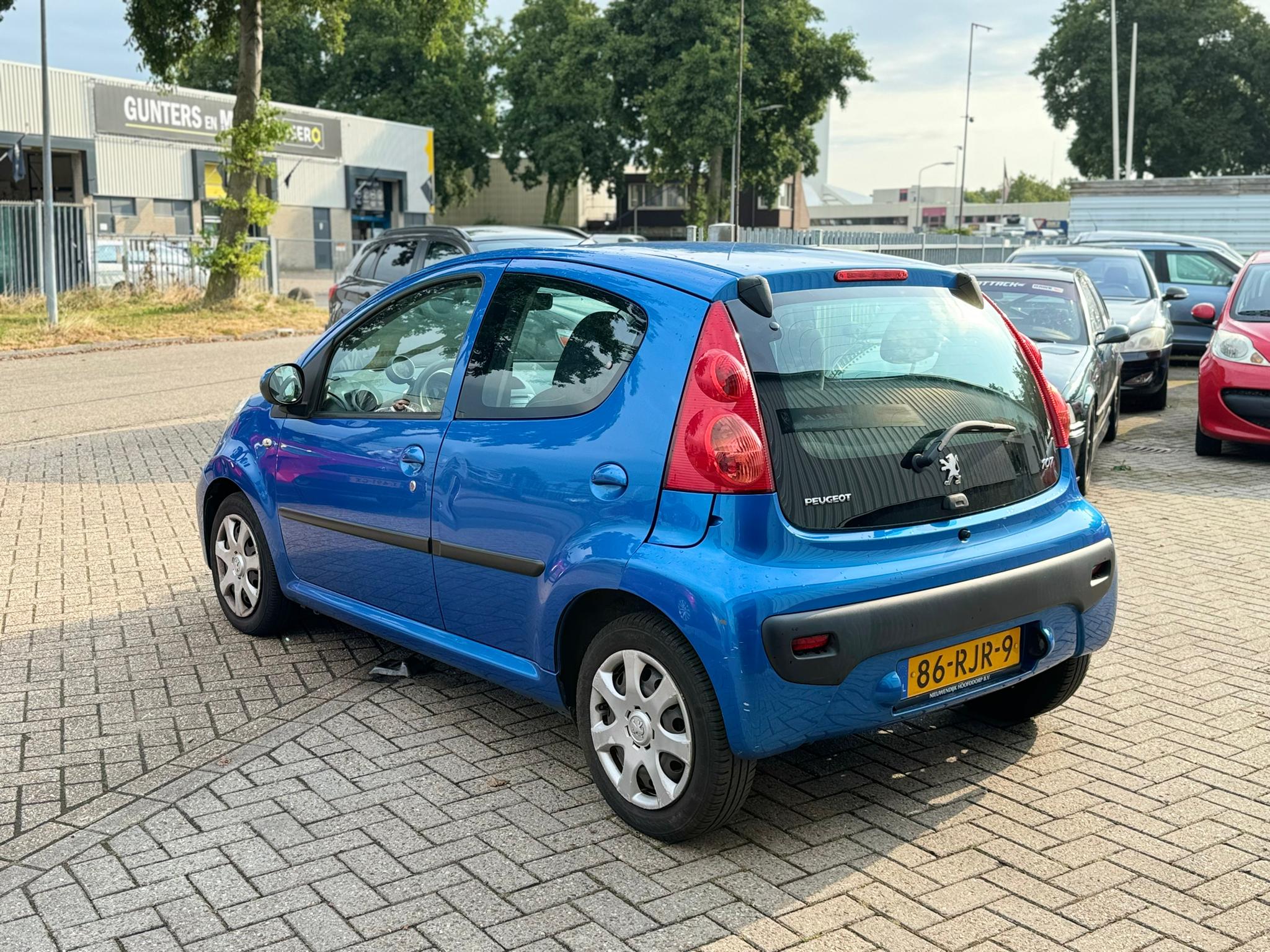 Peugeot 107 1.0-12V XS 2011