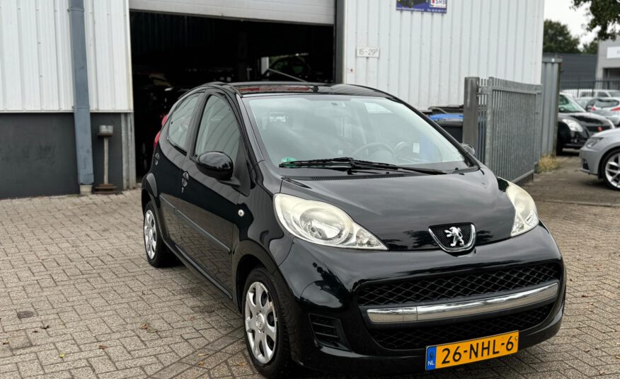 Peugeot 107 1.0-12V XS 2010