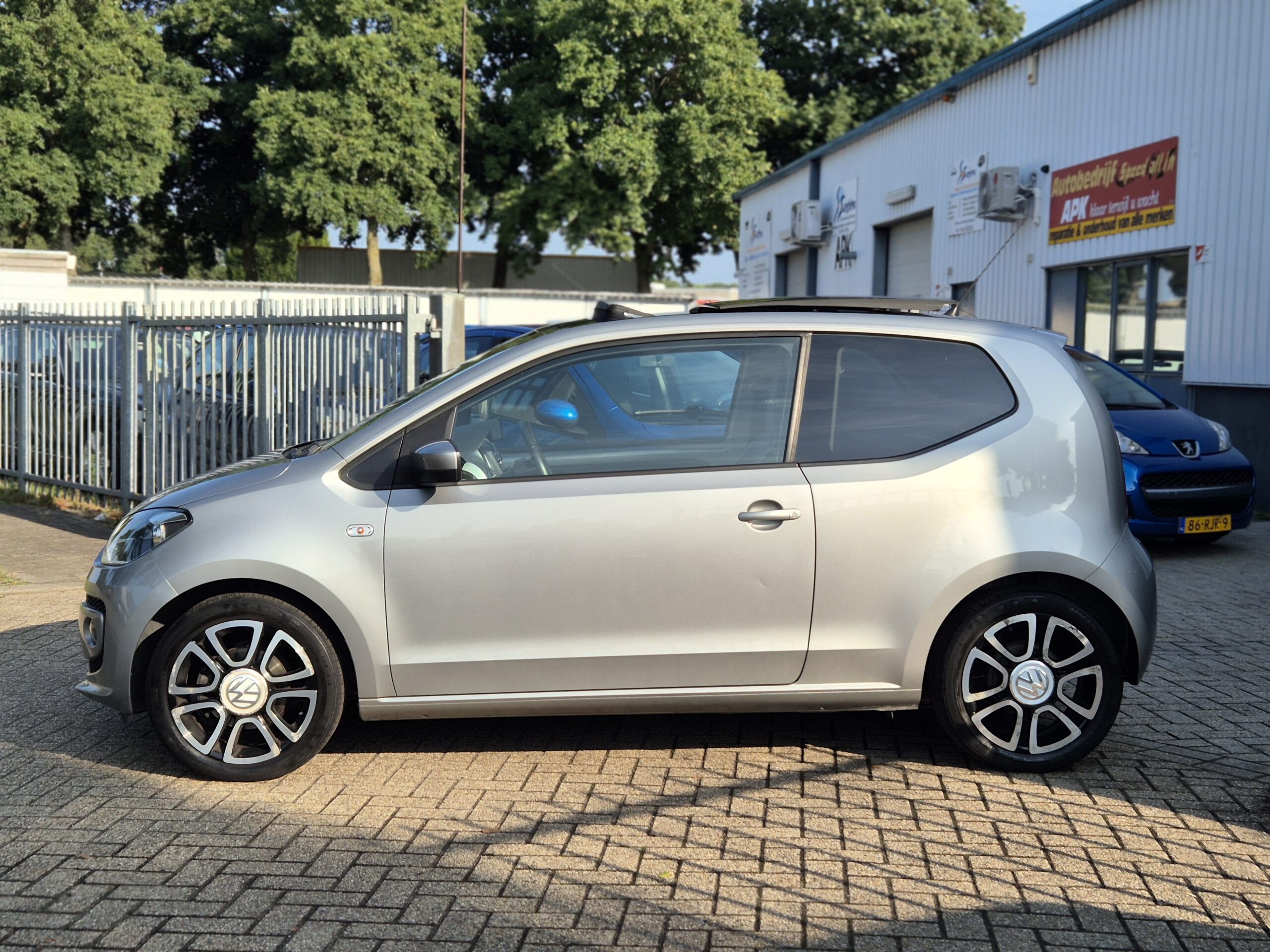 Volkswagen Up 1.0 High Up! 2013 VERKOCHT
