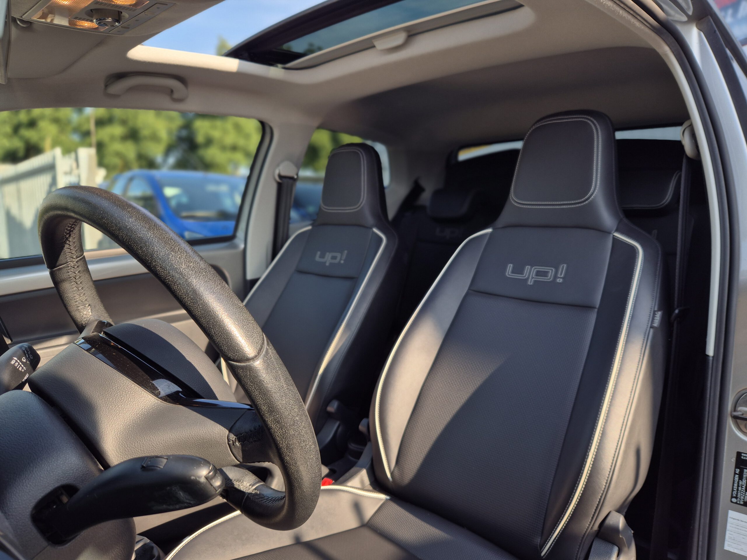 Volkswagen Up 1.0 High Up! 2013 VERKOCHT