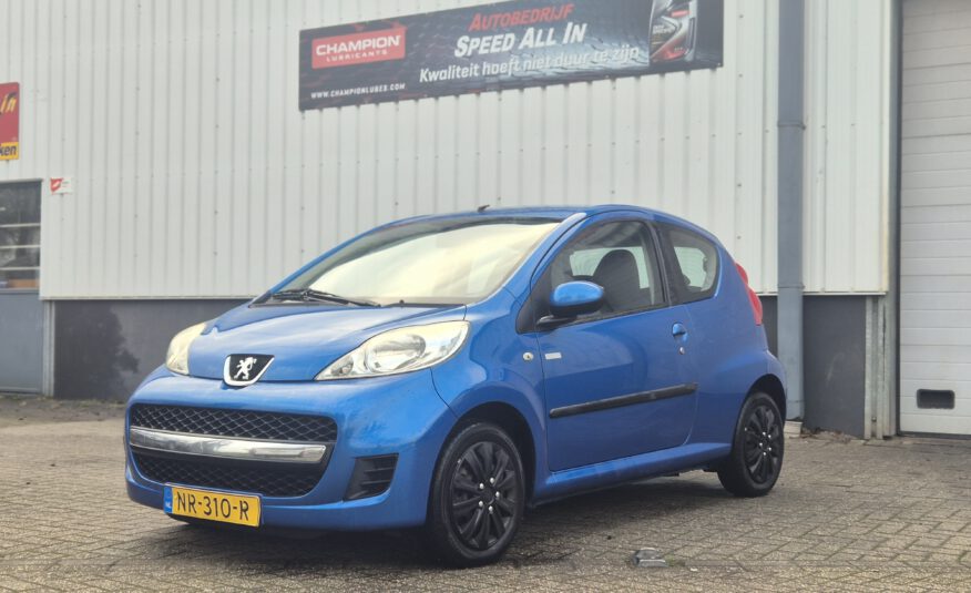 Peugeot 107 1.0-12V XS 2010